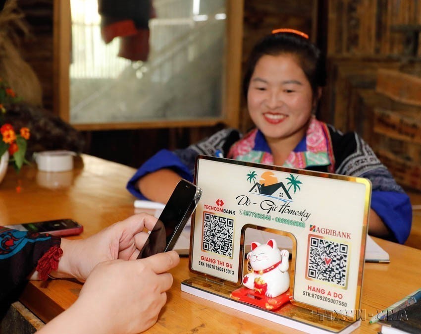 Thanh toán bằng phương thức QR Code đã đến tận vùng sâu, vùng xa. (Ảnh: Trần Việt/TTXVN)